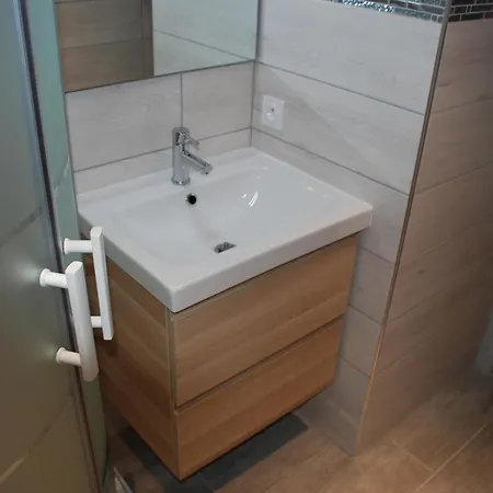 Bel Saint Clair-lavandou * לה לבאנדו